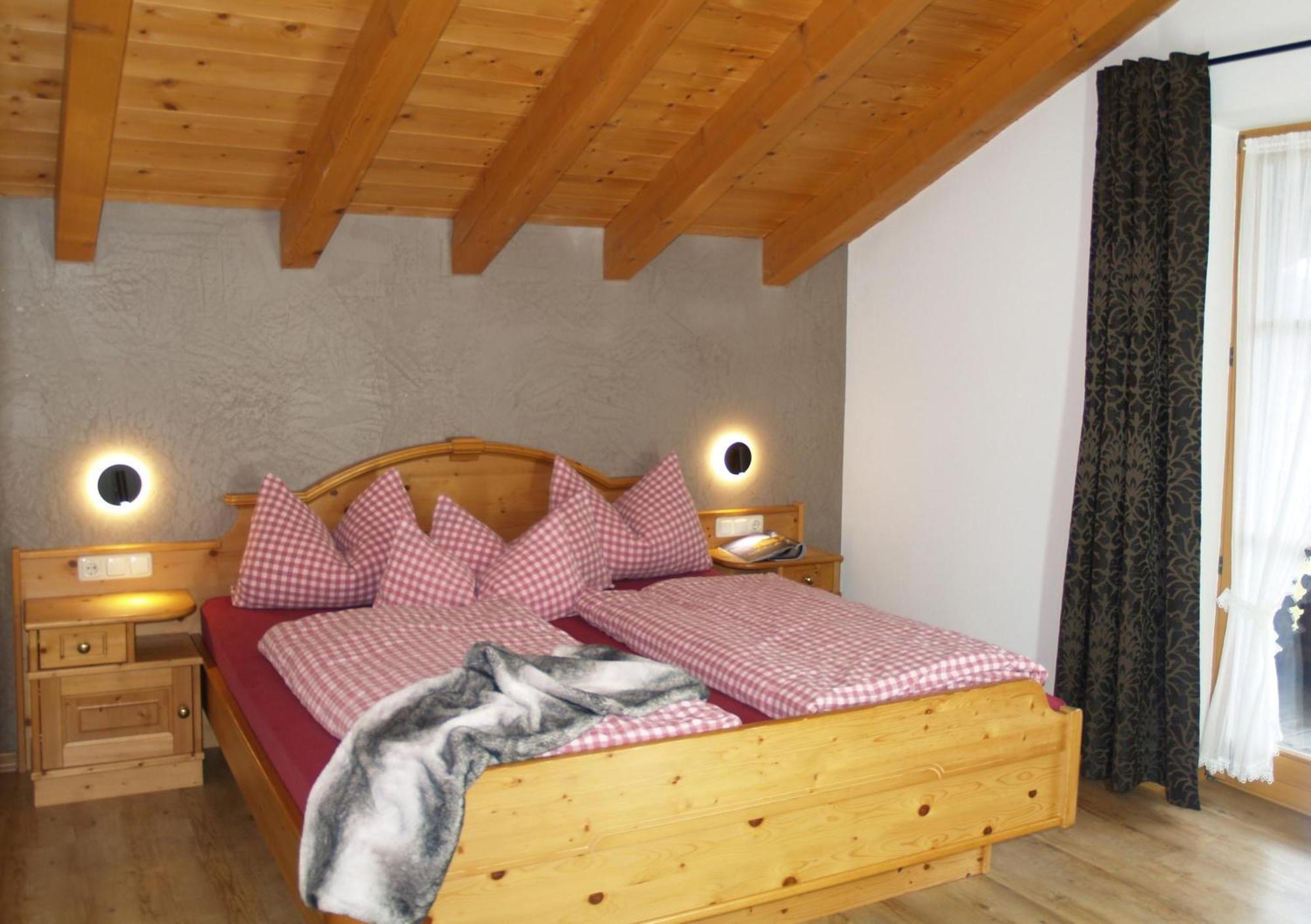 Gaestehaus Alpenparadies Krun Bagian luar foto